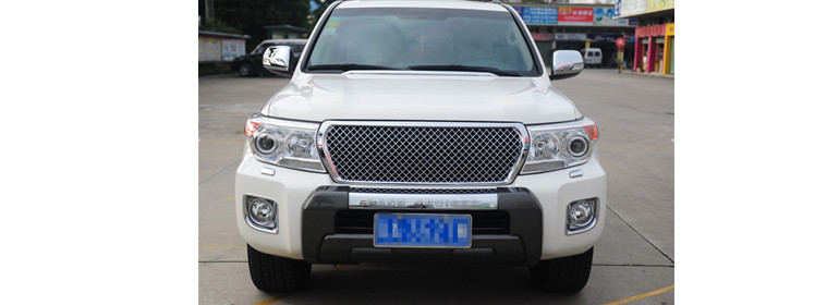 賓利款中網(wǎng)銀770.jpg 賓利款中網(wǎng)銀770.jpg